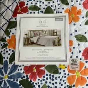 Brand new Full/Queen quilt set